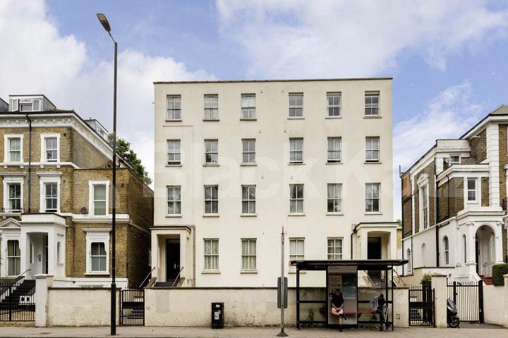 Two bed apartment located within a gated double fronted development  Camden Road, Camden Borders